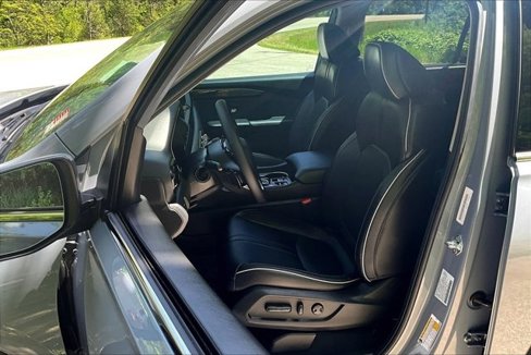 Used 2025 Honda Pilot Elite image 21