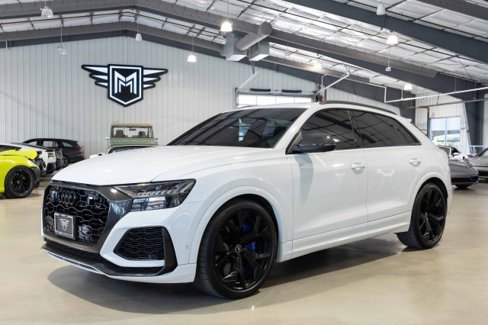 Used 2023 Audi RS Q8 w/ Black Optic Package image 2
