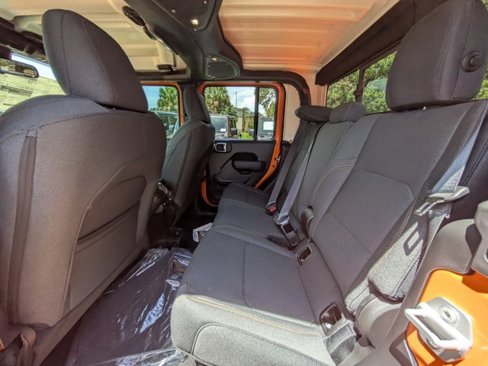 New 2025 Jeep Gladiator Sport image 12