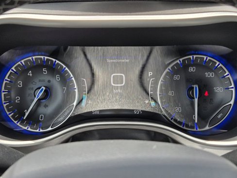 New 2025 Chrysler Pacifica Select image 11