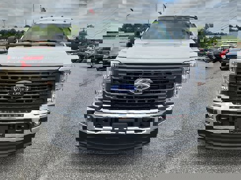 New 2026 Ford F250 4x4 Crew Cab Super Duty image 2