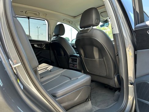 Used 2023 Audi Q7 3.0T Prestige image 39