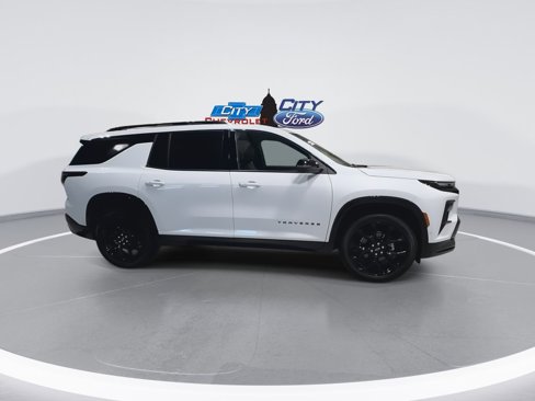 New 2026 Chevrolet Traverse RS w/ LPO, Floor Liner Package image 10