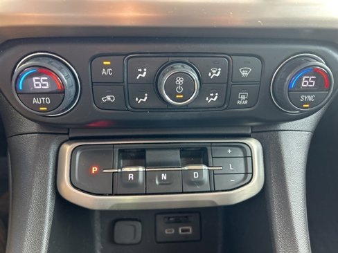 Used 2023 GMC Acadia Denali w/ Trailering Package image 10