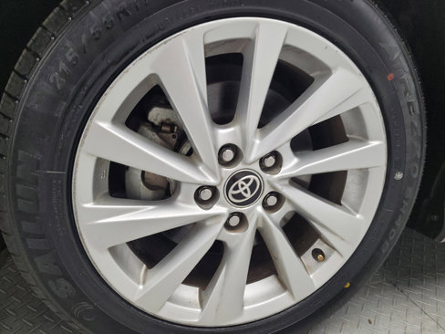 Used 2021 Toyota Camry LE image 31