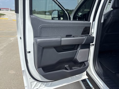 New 2025 Ford F350 Lariat w/ Chrome Package image 28