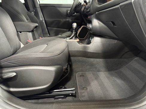Used 2016 Jeep Renegade Sport w/ Power & Air Group image 17