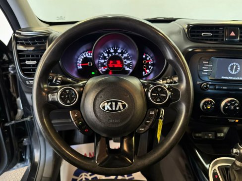 Used 2019 Kia Soul image 17