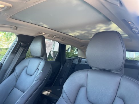 Certified 2025 Volvo XC60 B5 Plus image 15