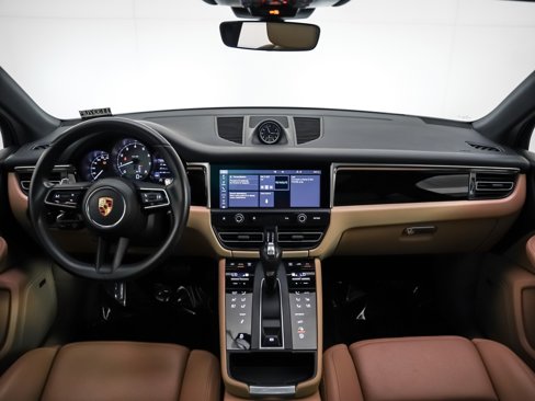 Certified 2023 Porsche Macan S image 14