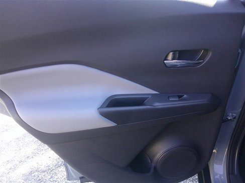 Used 2023 Nissan Kicks SR w/ SR Premium Package image 16