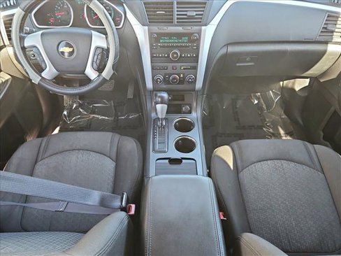 Used 2011 Chevrolet Traverse LT image 18
