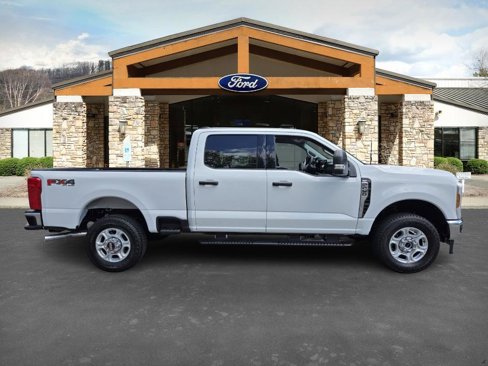 New 2025 Ford F250 XLT w/ FX4 Off-Road Package image 4