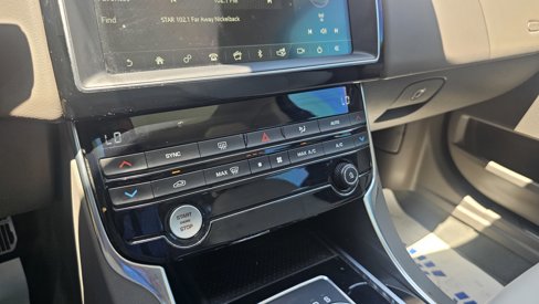 Used 2019 Jaguar XE image 35