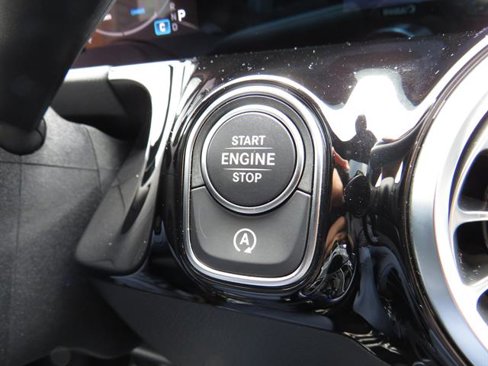 Used 2025 Mercedes-Benz GLA 250 4MATIC image 16