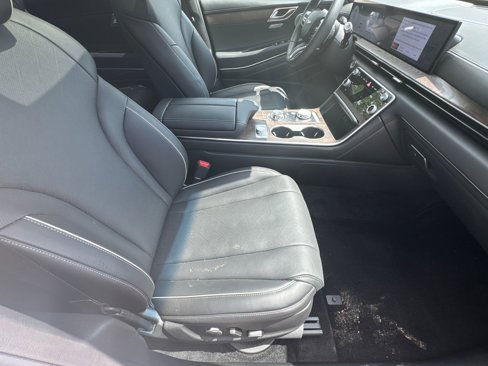 Used 2025 Genesis GV80 2.5T Prestige image 14