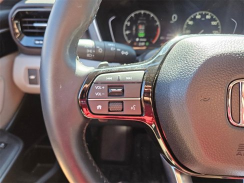 Used 2025 Honda Pilot EX-L image 25