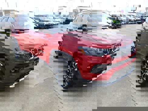 Used 2023 Jeep Compass Limited image 8