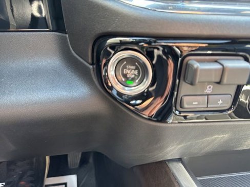 Used 2024 Chevrolet Silverado 1500 High Country image 24