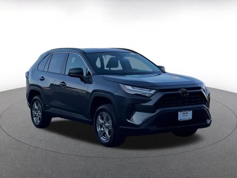 Used 2025 Toyota RAV4 LE image 3