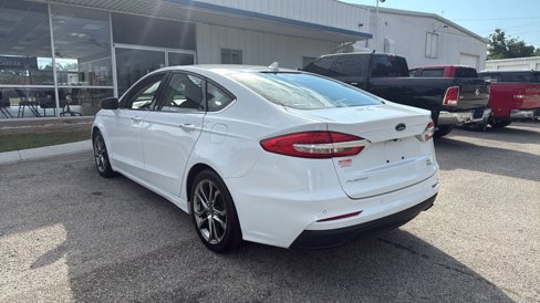 Used 2020 Ford Fusion SEL image 3