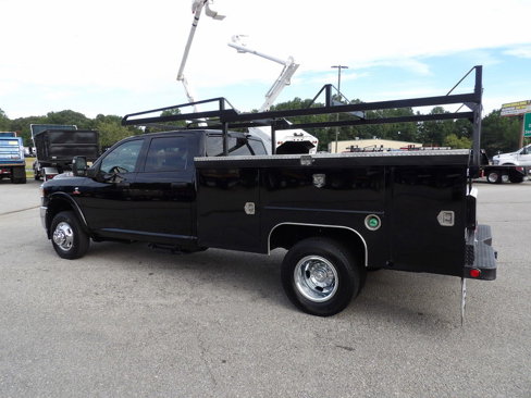 Used 2024 RAM 3500 Tradesman w/ Chrome Appearance Group image 4
