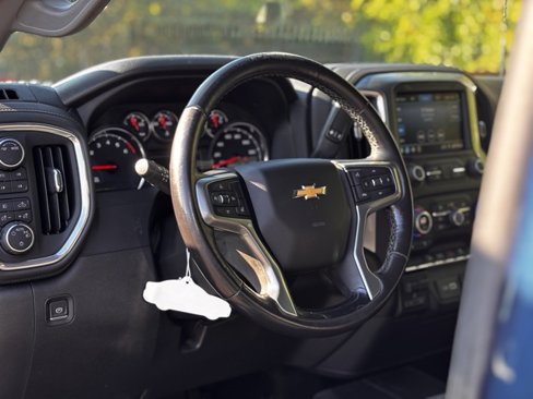 Used 2022 Chevrolet Silverado 2500 LT w/ Convenience Package image 8