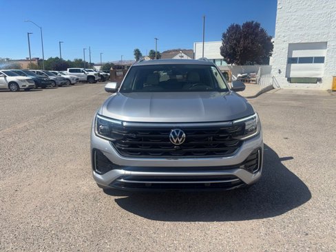 Used 2024 Volkswagen Atlas SEL Premium R-Line image 2