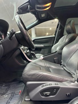 Used 2016 Volvo XC60 T5 Premier w/ Proximity Package image 11