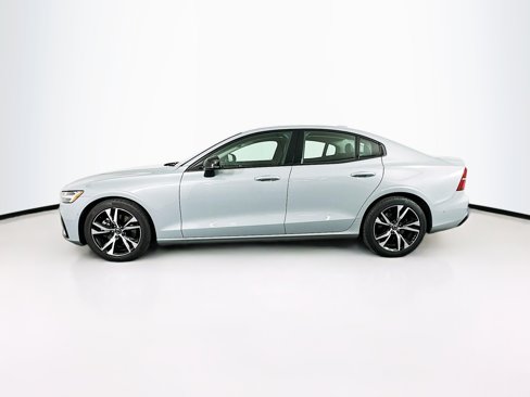 Used 2025 Volvo S60 B5 Plus image 4