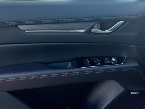New 2025 MAZDA CX-5 Signature image 10