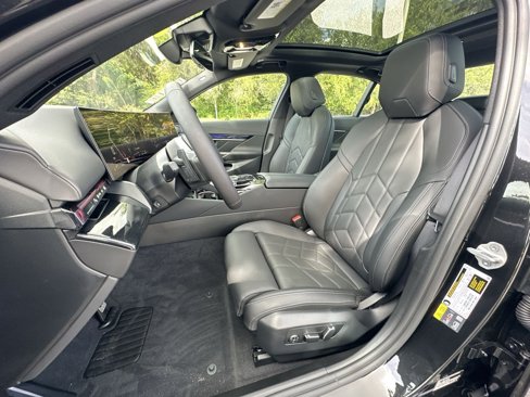 New 2026 BMW 550e xDrive w/ Executive Package image 13