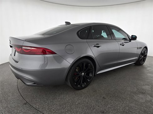 Certified 2024 Jaguar XF R-Dynamic SE image 2