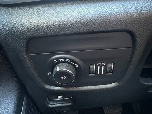 New 2025 Jeep Grand Cherokee L Limited w/ Black Appearance Package image 38