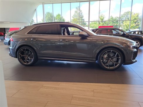 New 2025 Audi RS Q8 performance image 6