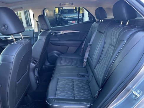 Used 2022 Buick Envision Avenir w/ Technology Package II image 18