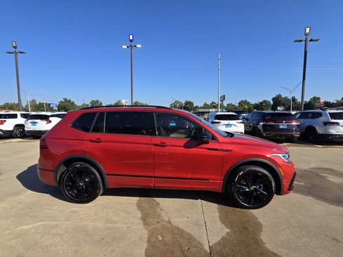 Used 2024 Volkswagen Tiguan SE R-Line image 5