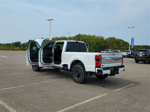 Used 2024 Ford F250 Platinum image 21