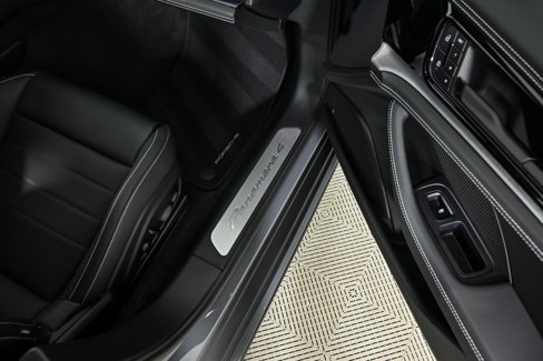 New 2026 Porsche Panamera 4 E-Hybrid image 26