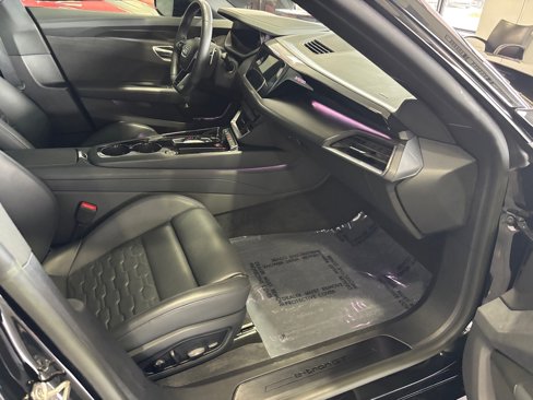 Used 2023 Audi e-tron GT Premium Plus image 19