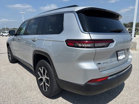 Used 2023 Jeep Grand Cherokee L Limited image 7