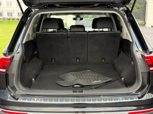 Used 2022 Volkswagen Tiguan SE image 14