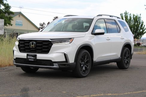 New 2025 Honda Pilot Touring image 8