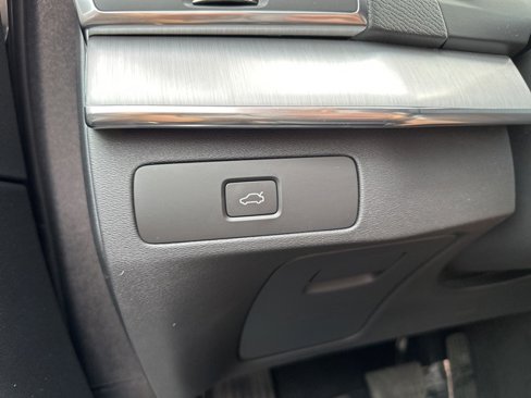 Certified 2025 Volvo XC90 B5 Core image 31