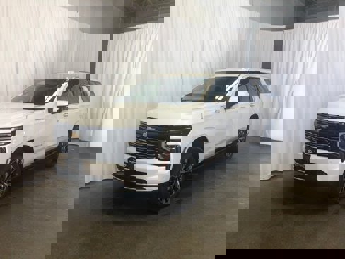 New 2025 Chevrolet Suburban High Country image 17