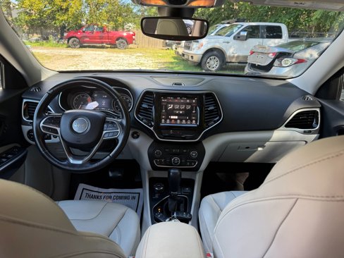 Used 2019 Jeep Cherokee Limited image 14