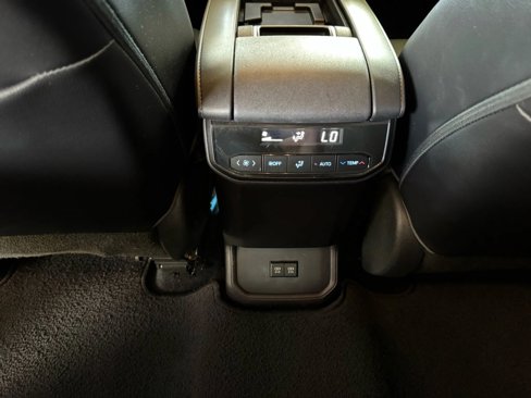Used 2021 Toyota Highlander XSE image 21
