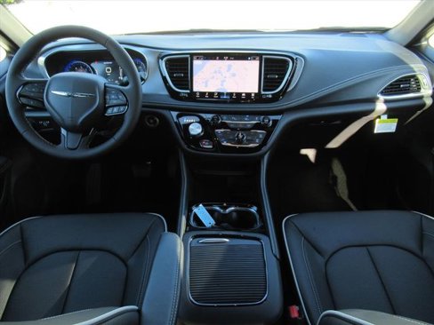 New 2026 Chrysler Pacifica Limited w/ S Appearance Package image 13