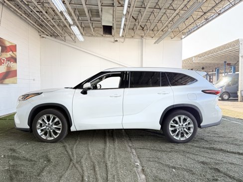 Used 2024 Toyota Highlander Limited image 12