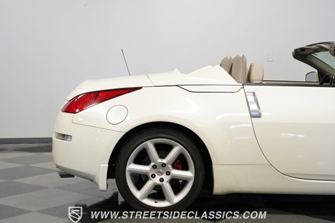 Used 2004 Nissan 350Z Touring image 29
